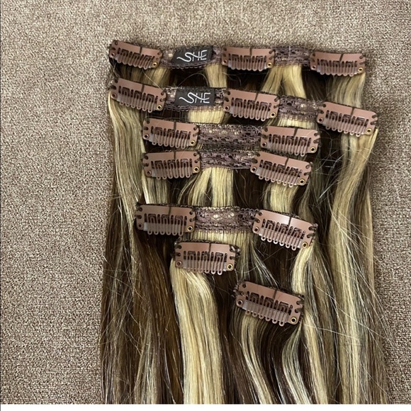 #4/613- NEW- Beyond the Beauty 100% human hair clip extensions - Picture 9 of 9